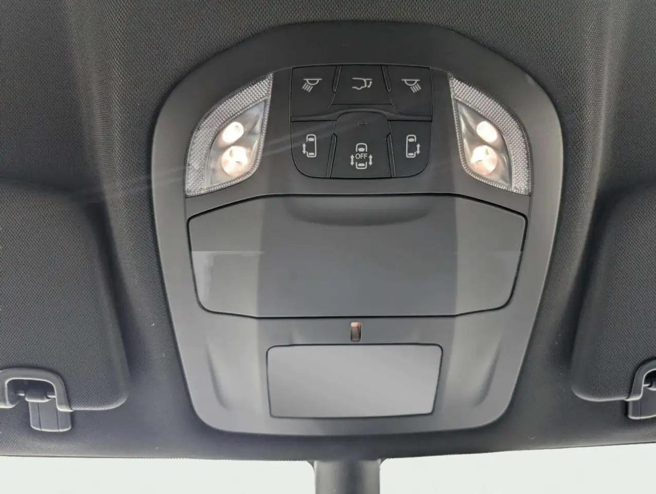 Chrysler Grand Caravan снимка Chrysler Grand Caravan