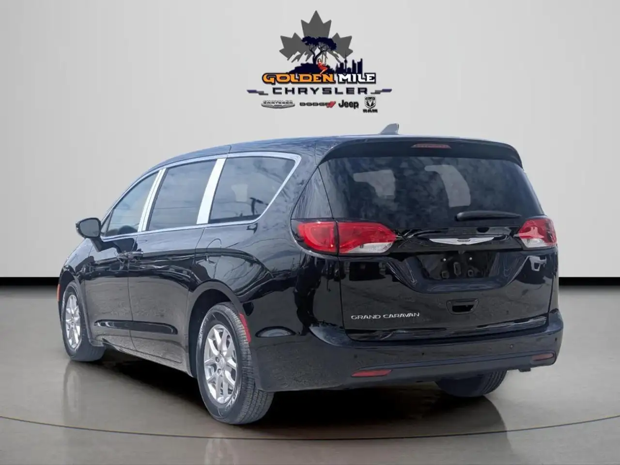 Chrysler Grand Caravan снимка Chrysler Grand Caravan