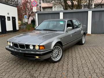 750i