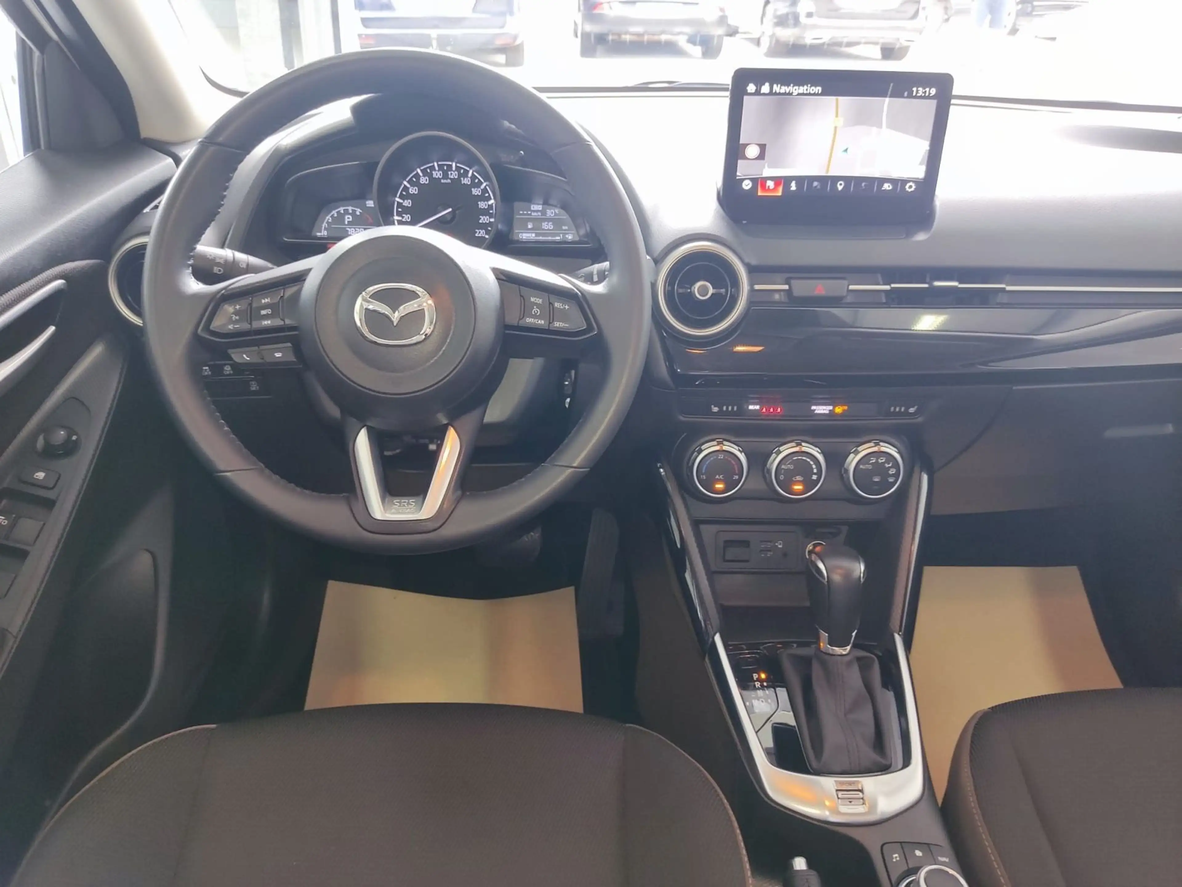 Mazda 2 SKYACTIV-G90 ***LED+NAVI+AUTOMATIK+PDC*** — photo 19