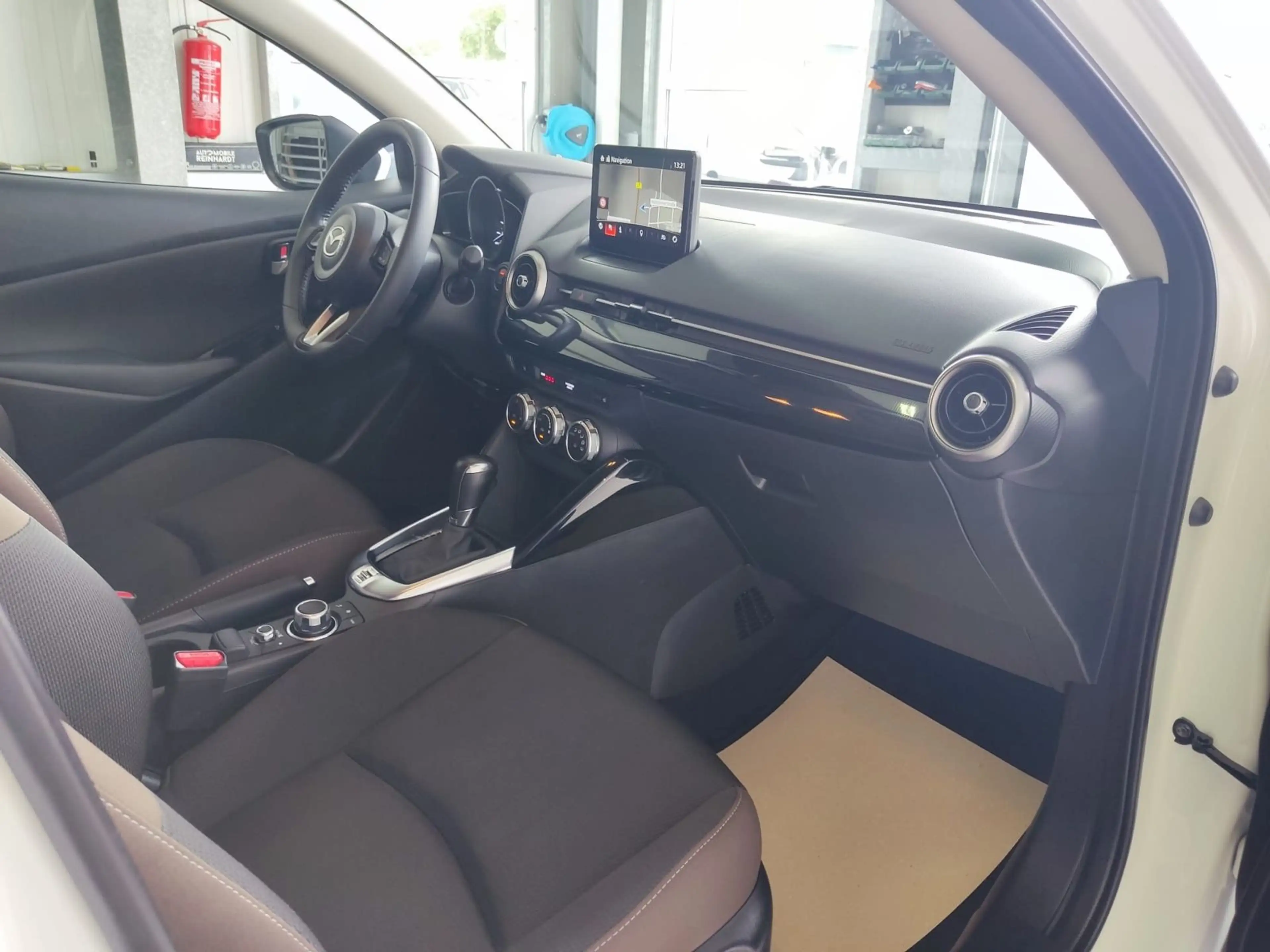 Mazda 2 SKYACTIV-G90 ***LED+NAVI+AUTOMATIK+PDC*** — photo 15