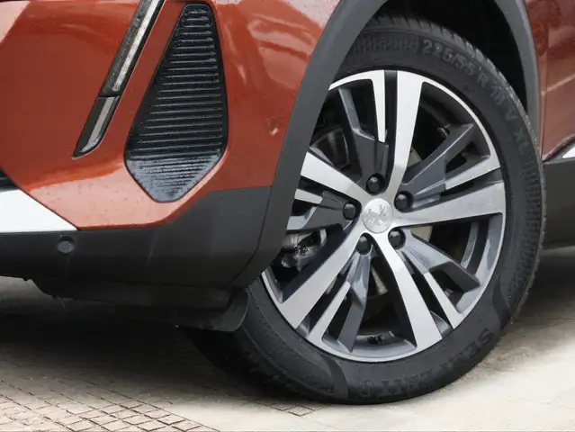 Peugeot 5008 view 5