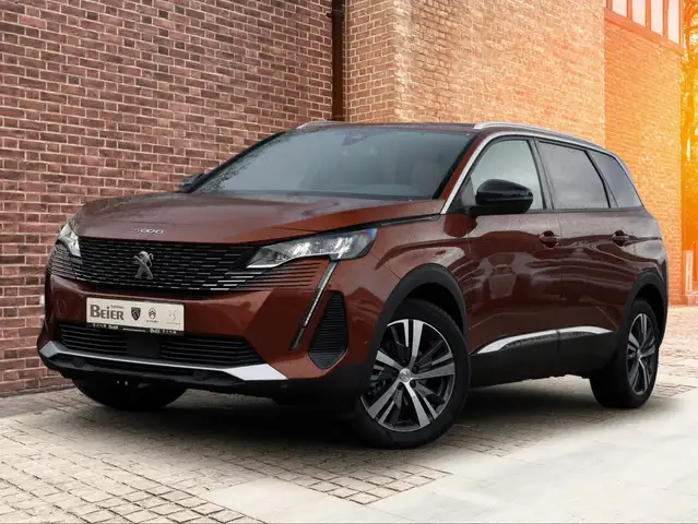 Peugeot 5008 view 2
