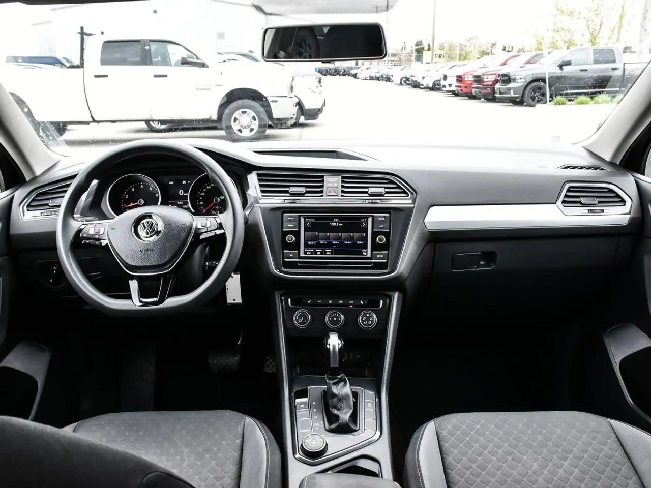 Volkswagen Tiguan снимка Volkswagen Tiguan