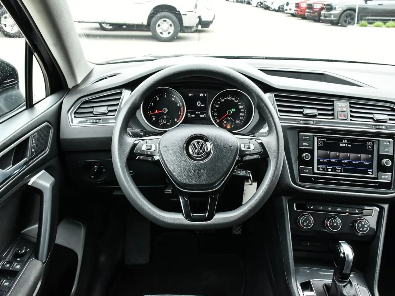 Volkswagen Tiguan снимка Volkswagen Tiguan