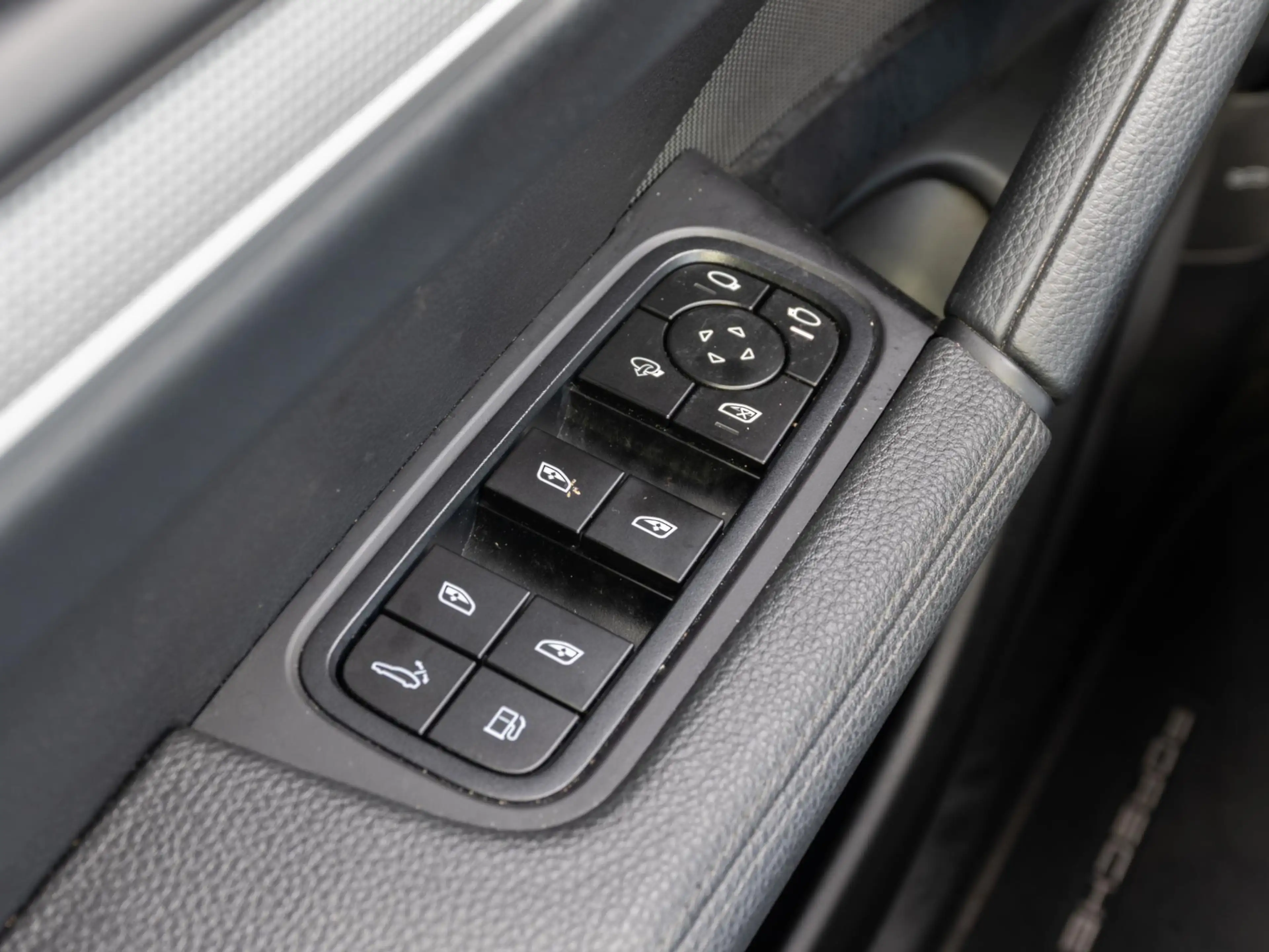 Porsche Cayenne Coupé 3.0 E-Hybrid | BTW | Elc trekhaak | Matrix-L — photo 28