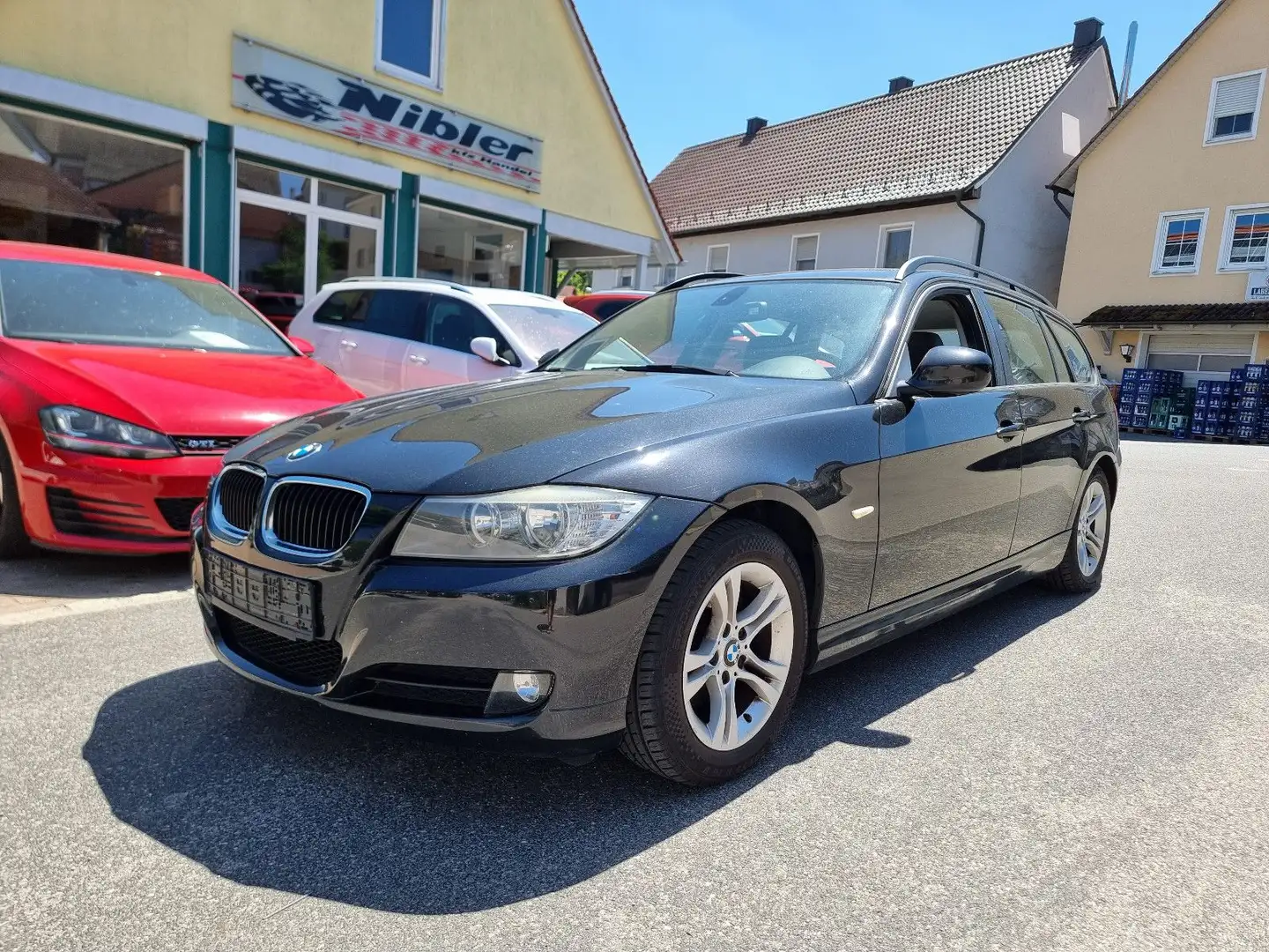 BMW 318 i Touring Edition Lifestyle AHK+SITZHZ+8-FACH Zwart - 1