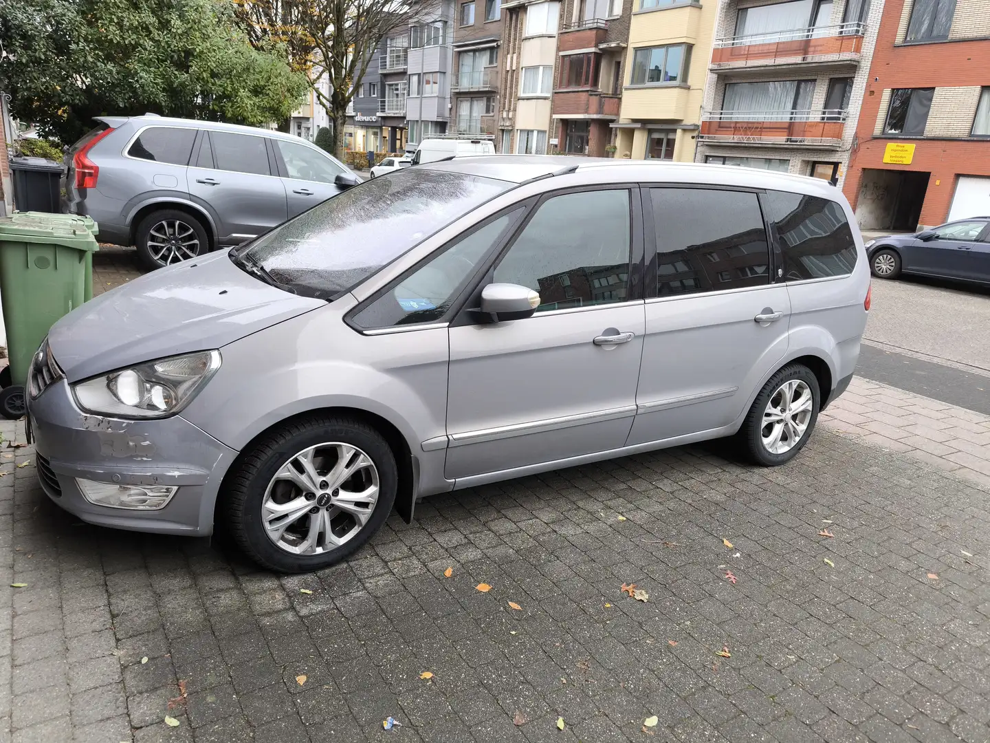 Ford Galaxy Galaxy 2.0 TDCi DPF Aut. Ghia Zilver - 2