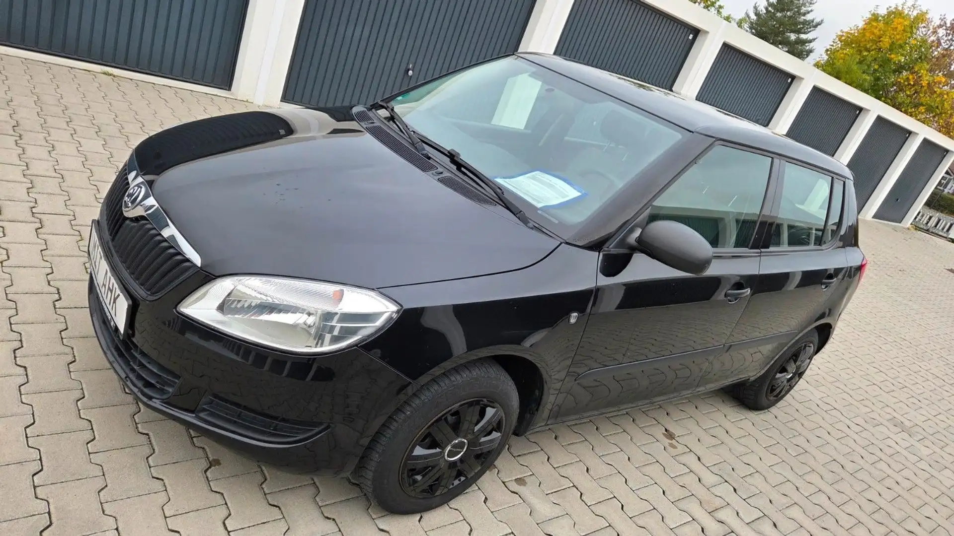 Skoda Fabia 1.2  Cool Edition AHK TÜV 09/2026 Noir - 2