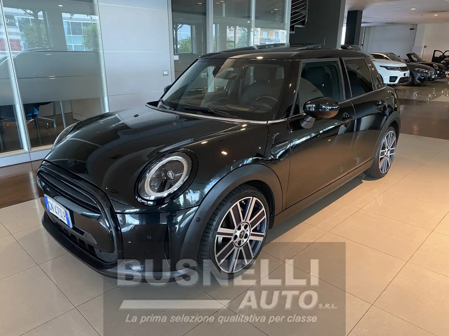 MINI Cooper 5 PORTE 1.5 136CV YOURS, PACK PREMIUM PLUS, TETTO Nero - 1