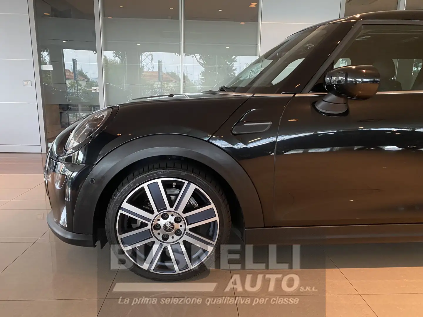 MINI Cooper 5 PORTE 1.5 136CV YOURS, PACK PREMIUM PLUS, TETTO Nero - 2
