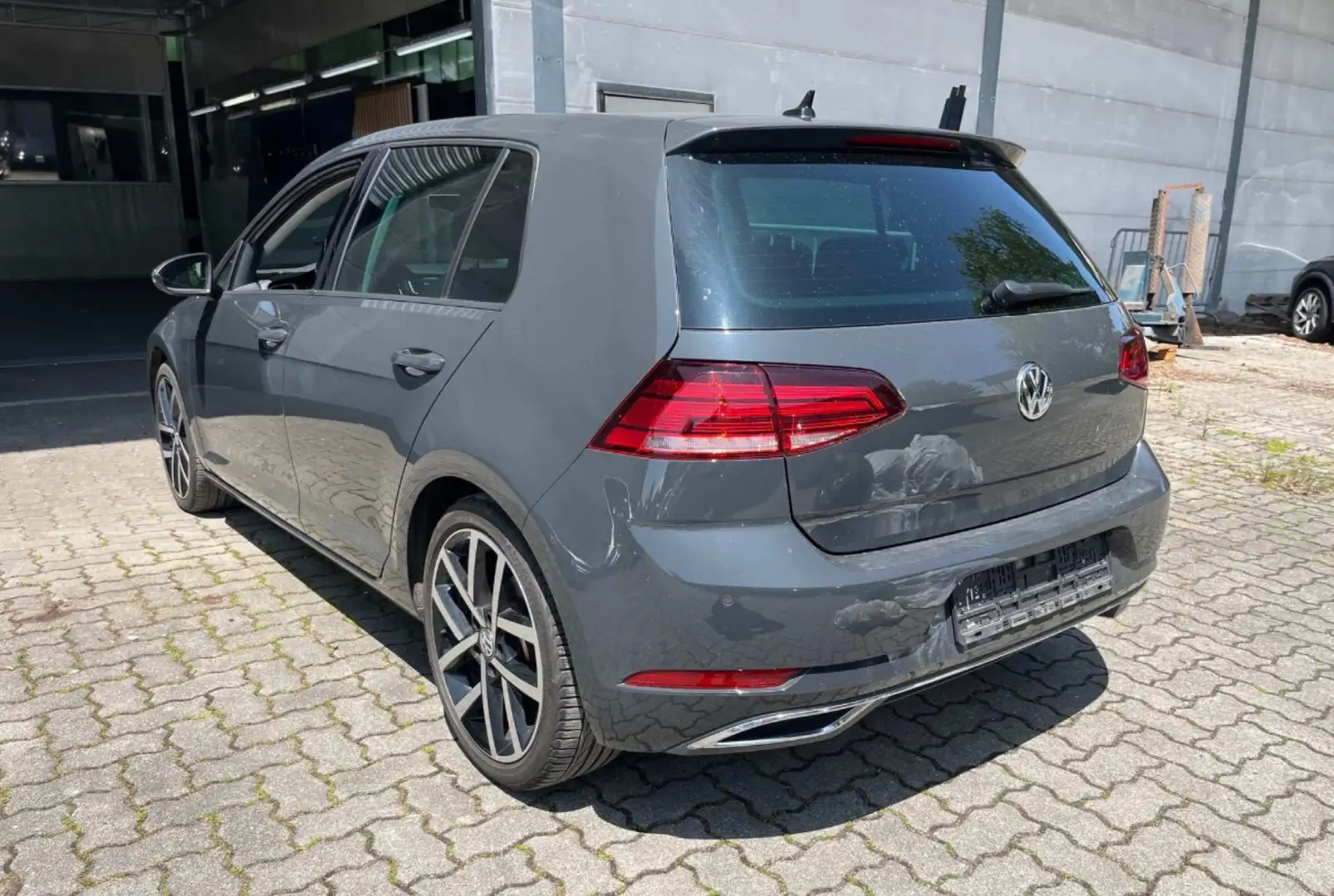 Volkswagen Golf 1.5 TSI ACT Highline OPF DSG (EU6.2) Grijs - 2