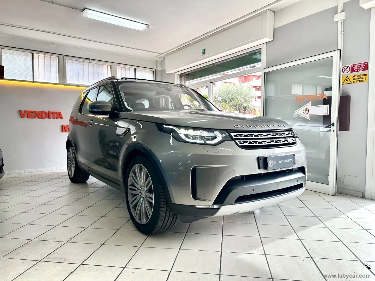 Land Rover Discovery 2.0 TD4 180 CV HSE Luxury Gris - 1