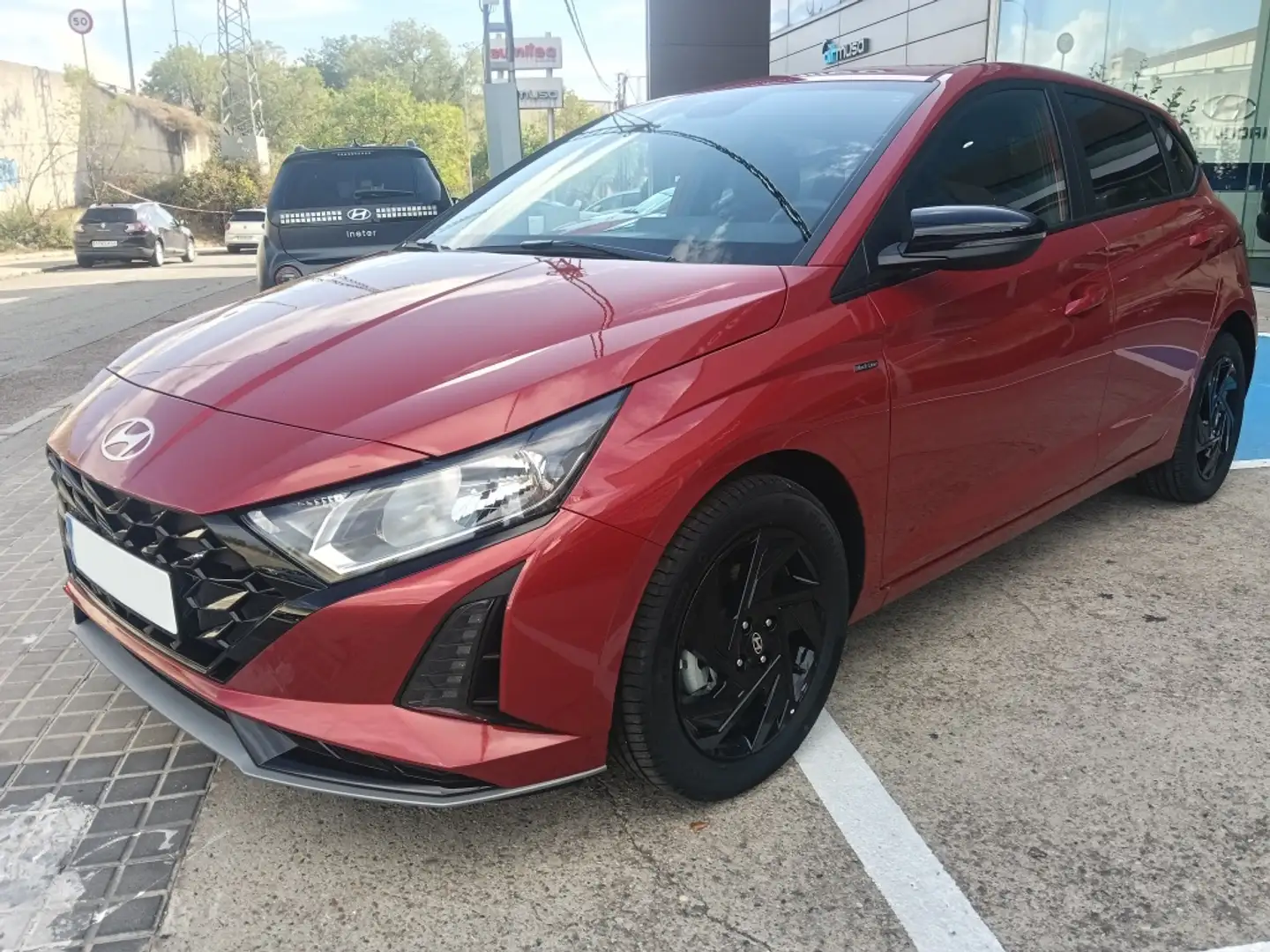Hyundai i20 1.0 T Black Line 90 Burdeos - 1