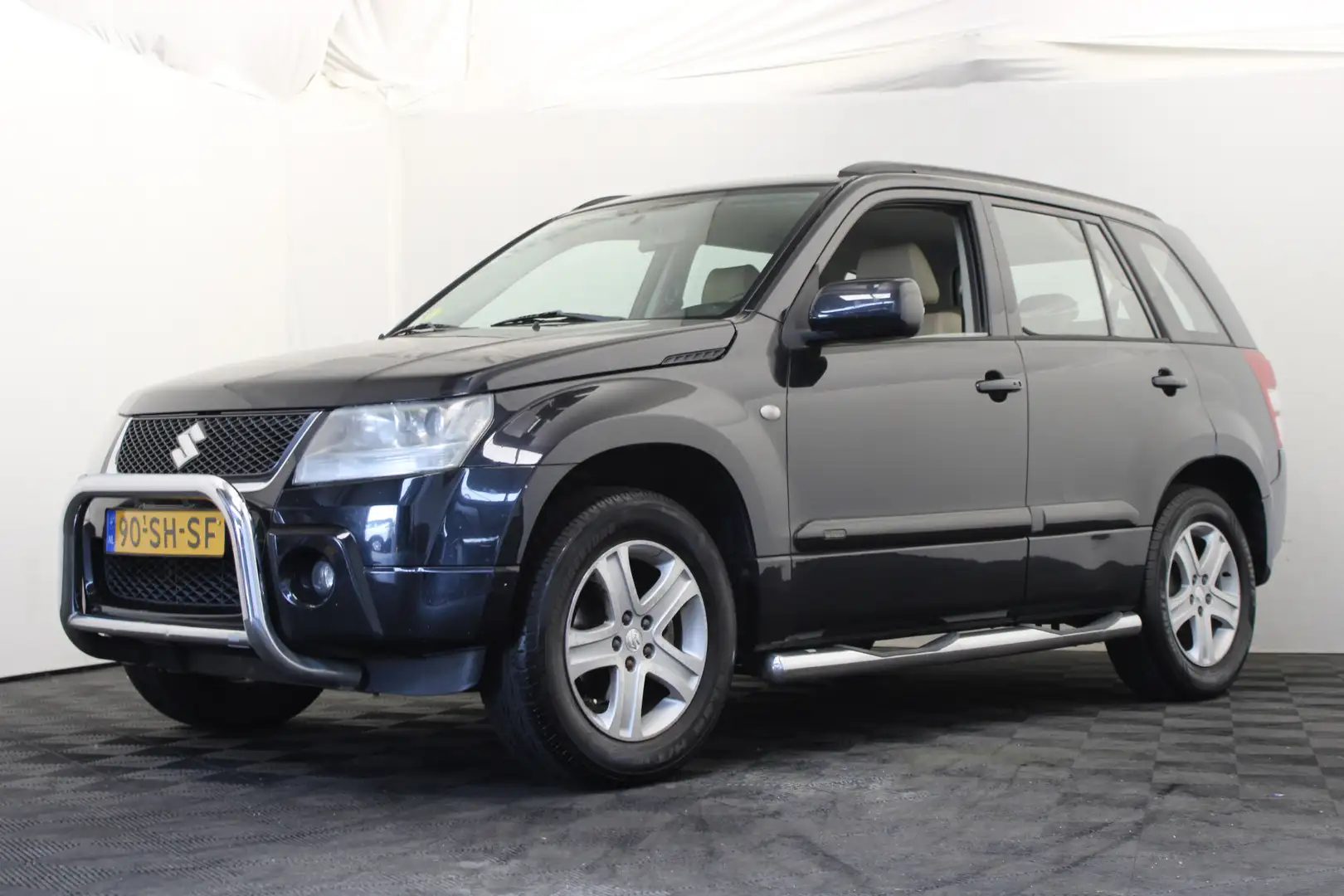 Suzuki Grand Vitara 2.0-16V Exclusive Noir - 1