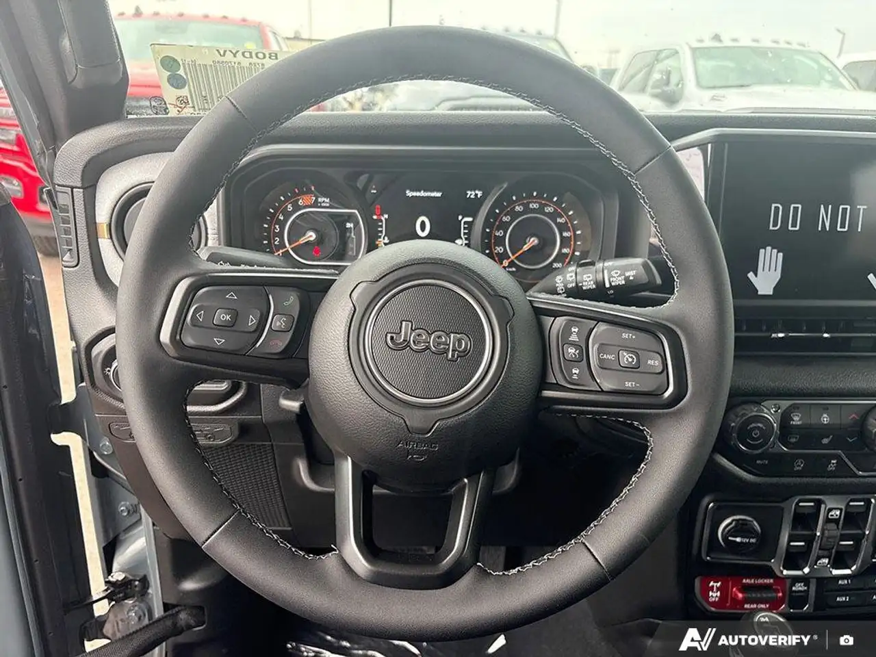 Jeep Wrangler снимка Jeep Wrangler