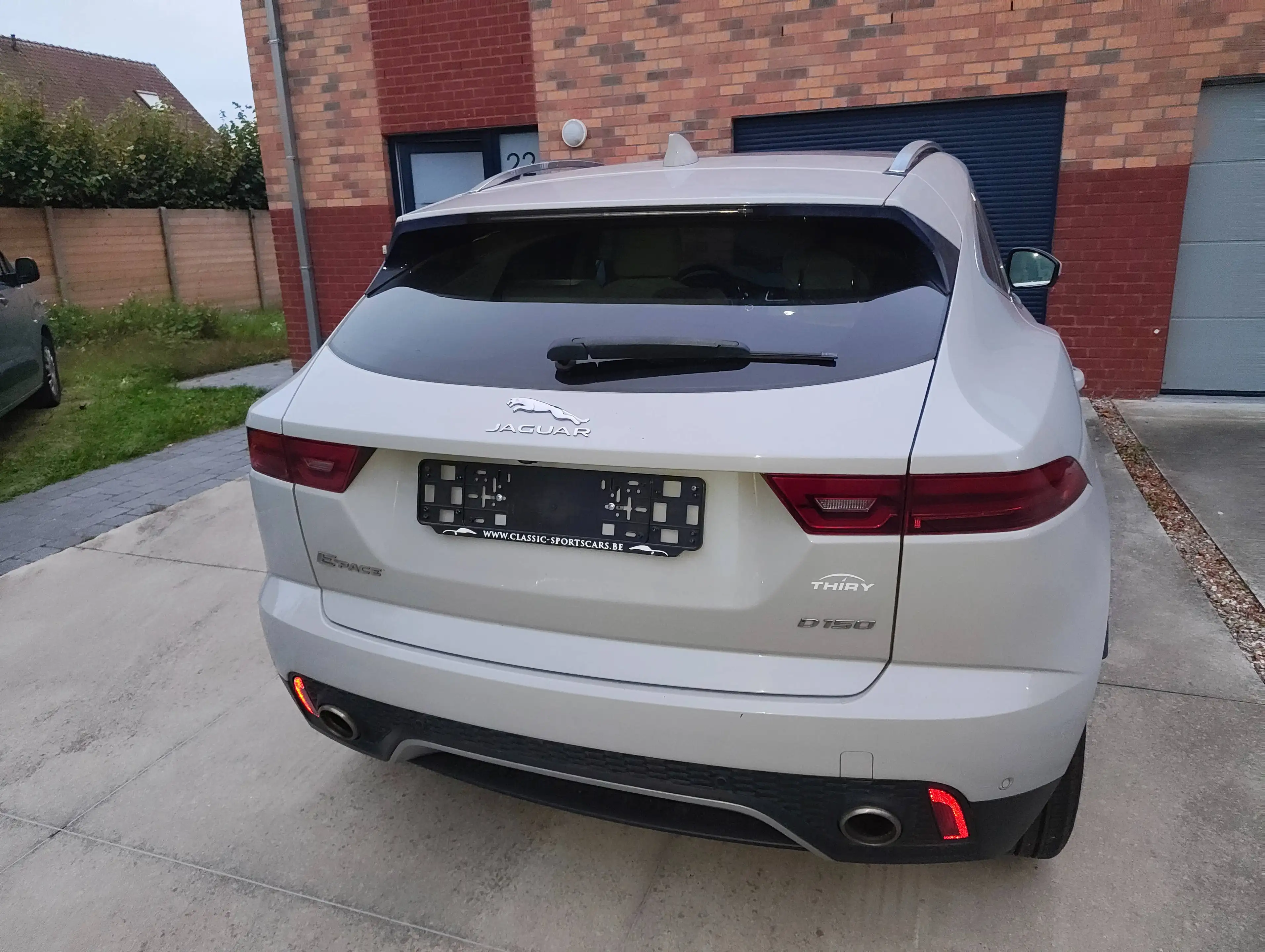 Jaguar E-Pace E-Pace 2.0 D 110kw/150 pk automaat, leder, panodak — photo 4