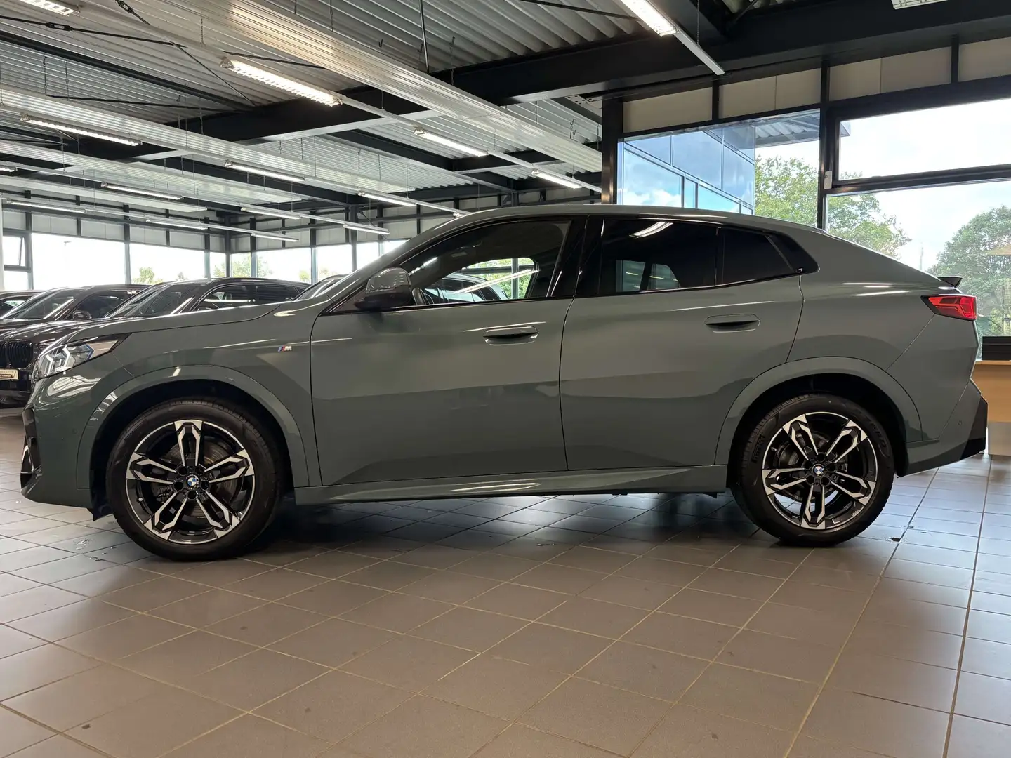 BMW X2 sDrive20i M Sport HUD PANO ACC 360°KAM RFK Grün - 2