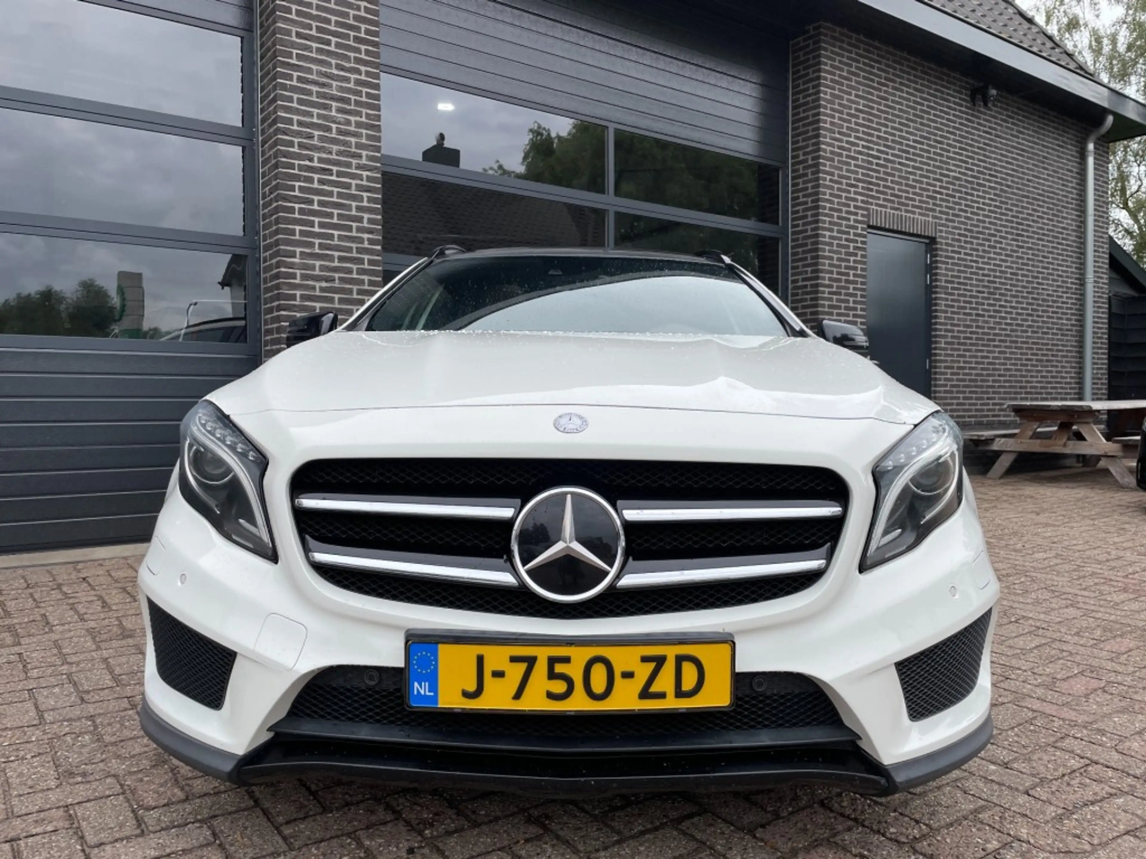 Mercedes-Benz GLA 250 250 4MATIC AMG EDITION 1 Panoramadak , Leer , Navi — photo 3