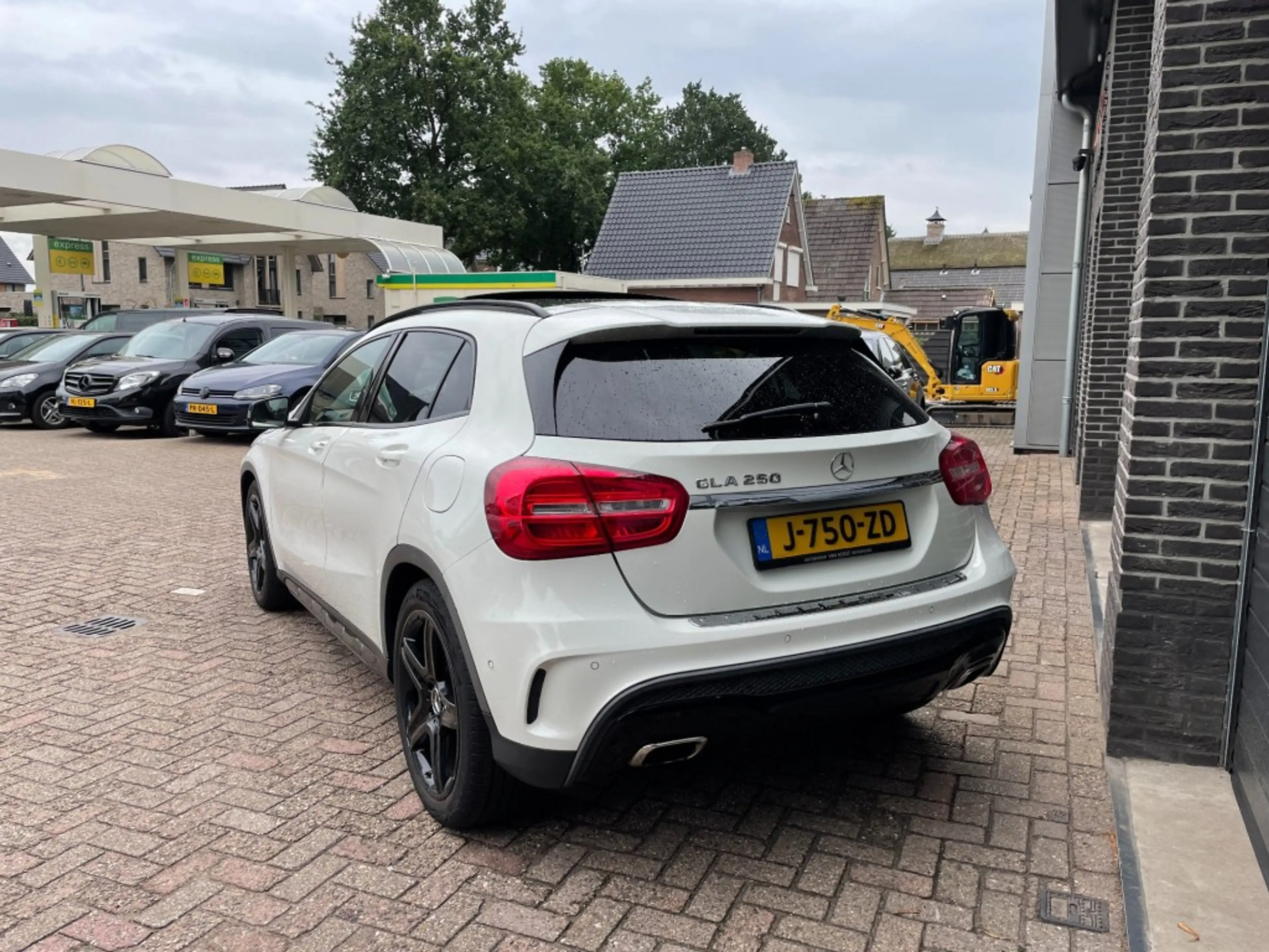 Mercedes-Benz GLA 250 250 4MATIC AMG EDITION 1 Panoramadak , Leer , Navi — photo 4