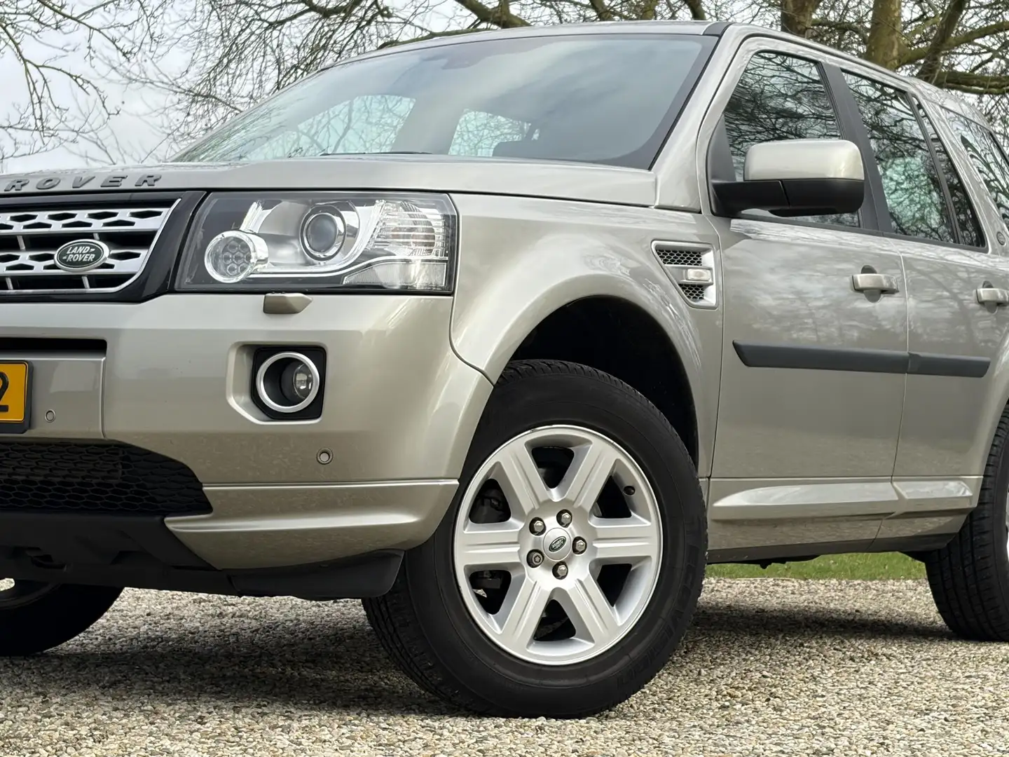 Land Rover Freelander 2.2 TD4 Dynamic AUT, Leer, Navi, Trekhaak Beige - 2
