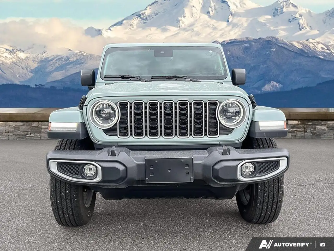 Jeep Wrangler снимка Jeep Wrangler