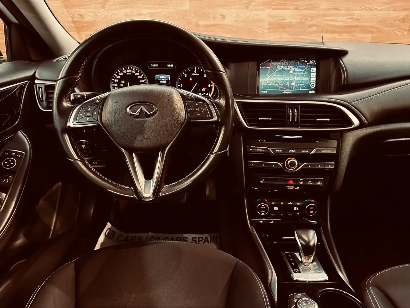 Infiniti QX30 2.2d Premium Tech AWD 7DCT Alb - 2