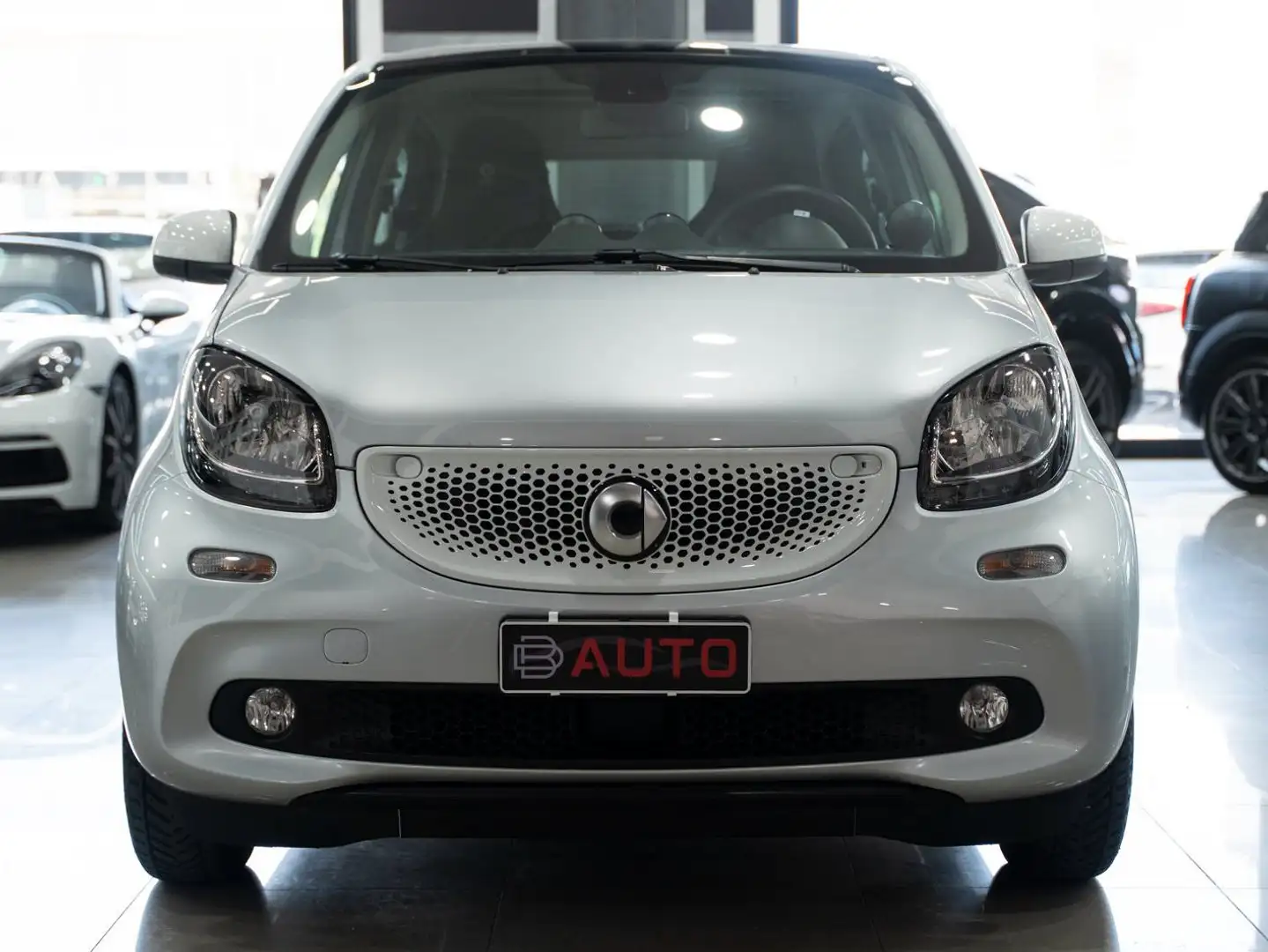 smart forFour 1.0 71 CV PASSION AUTO NAVI LED FULL OPTIONAL Argintiu - 2