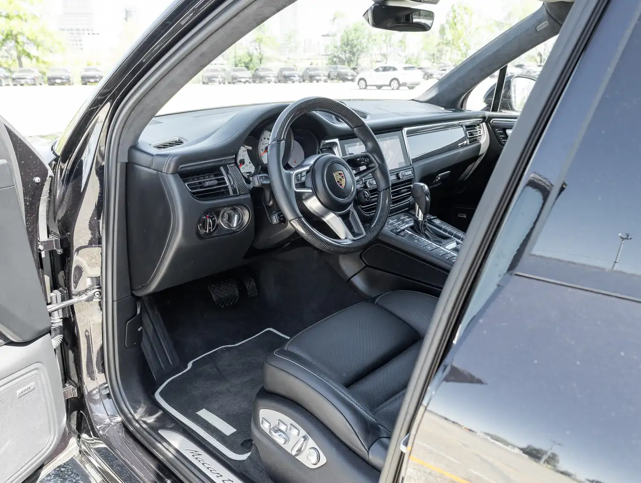 Porsche Macan снимка Porsche Macan
