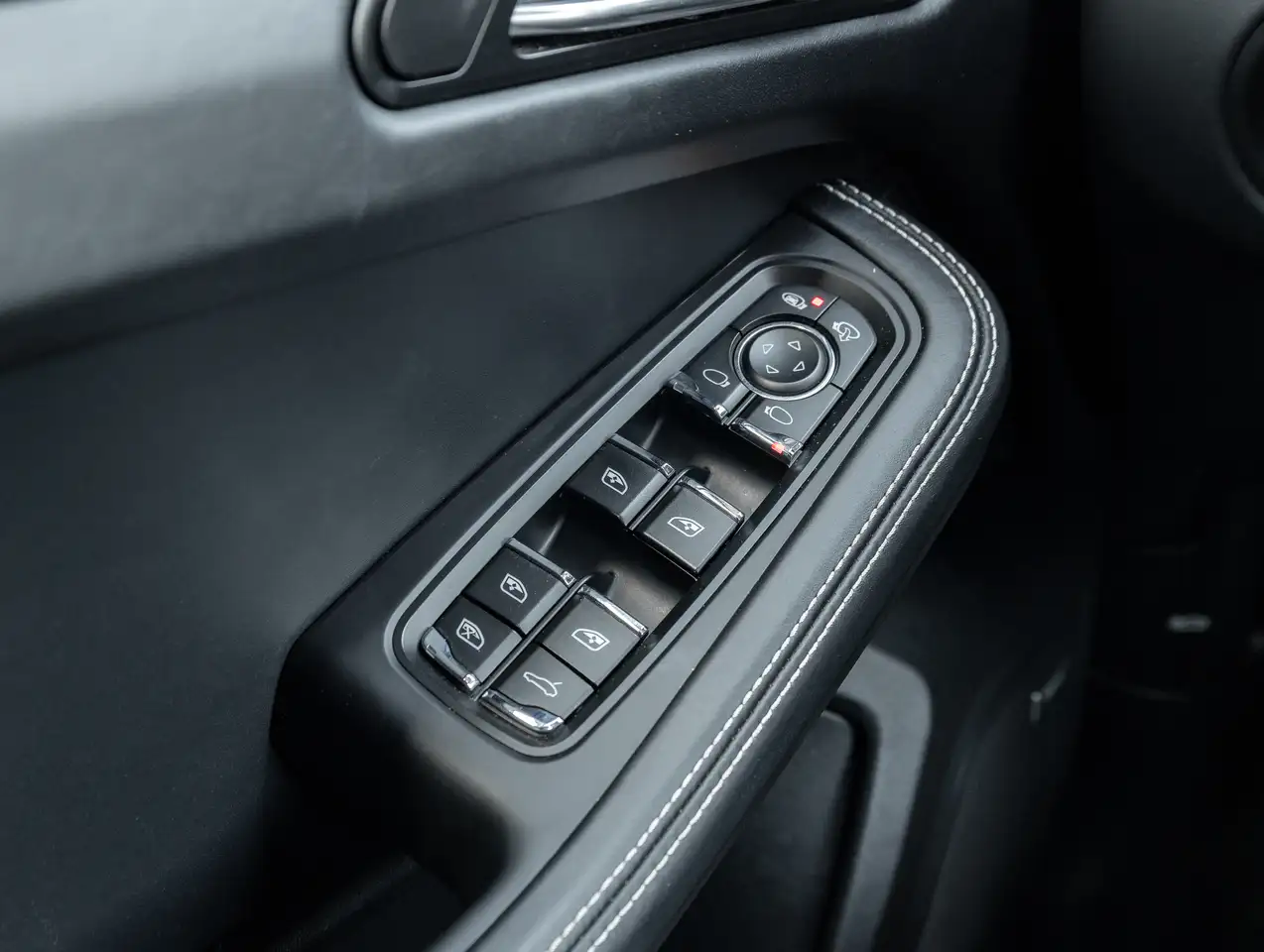 Porsche Macan снимка Porsche Macan