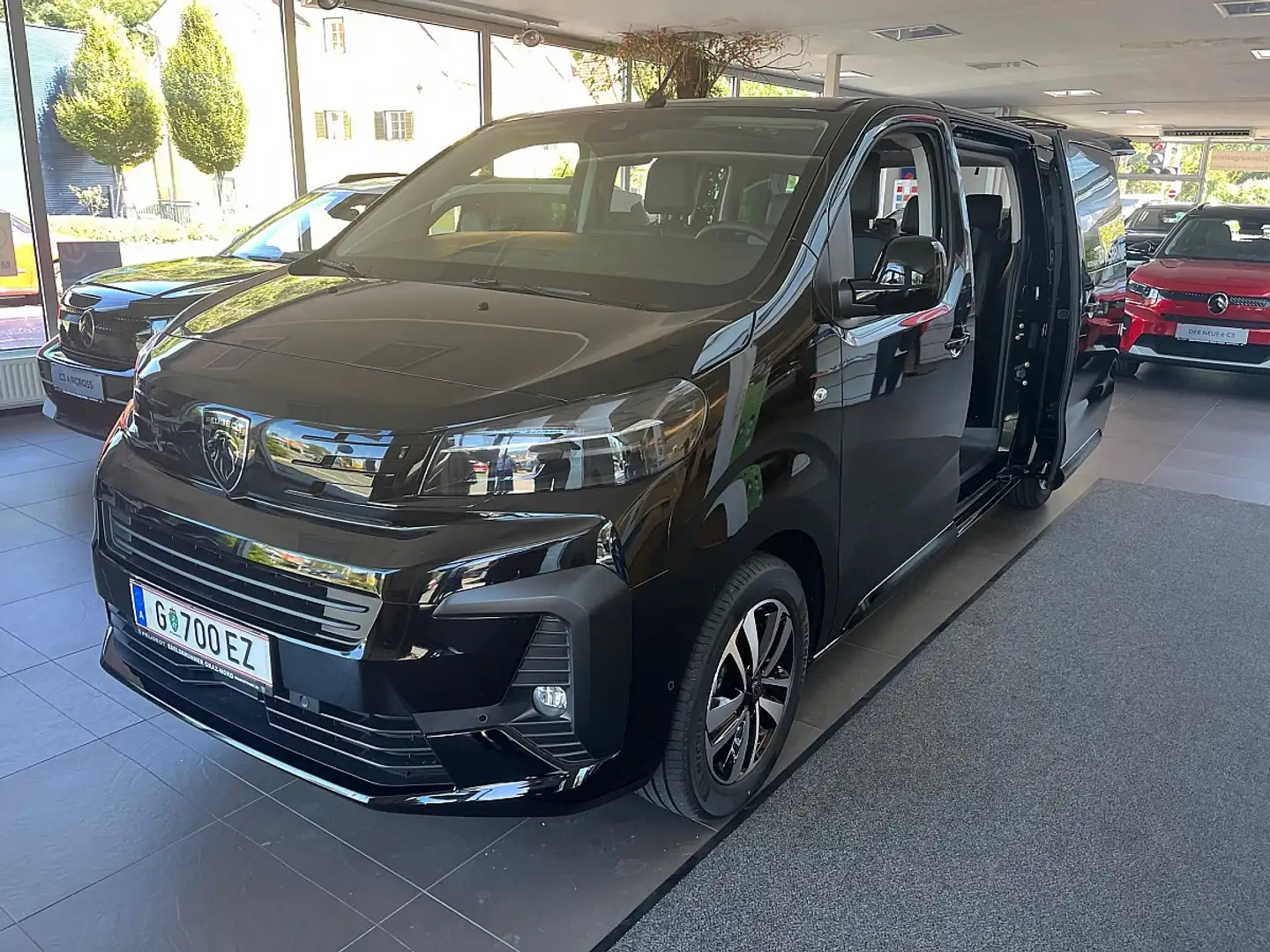 Peugeot Traveller Premium BlueHDi 180 Lang EAT8 Schwarz - 1