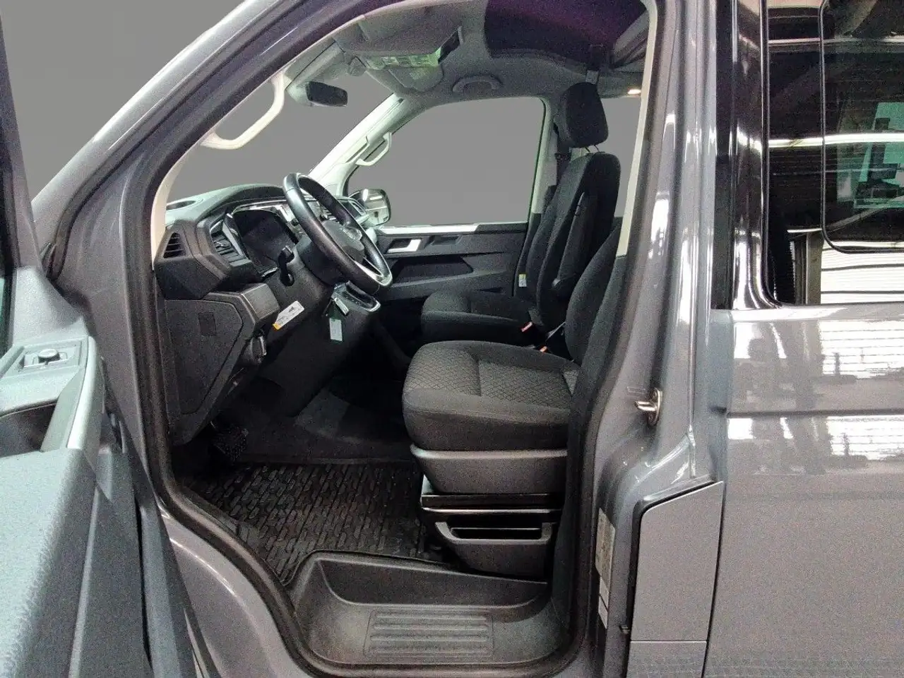 Volkswagen T6.1 California Beach Tour Edition AHK STANDHZG 8