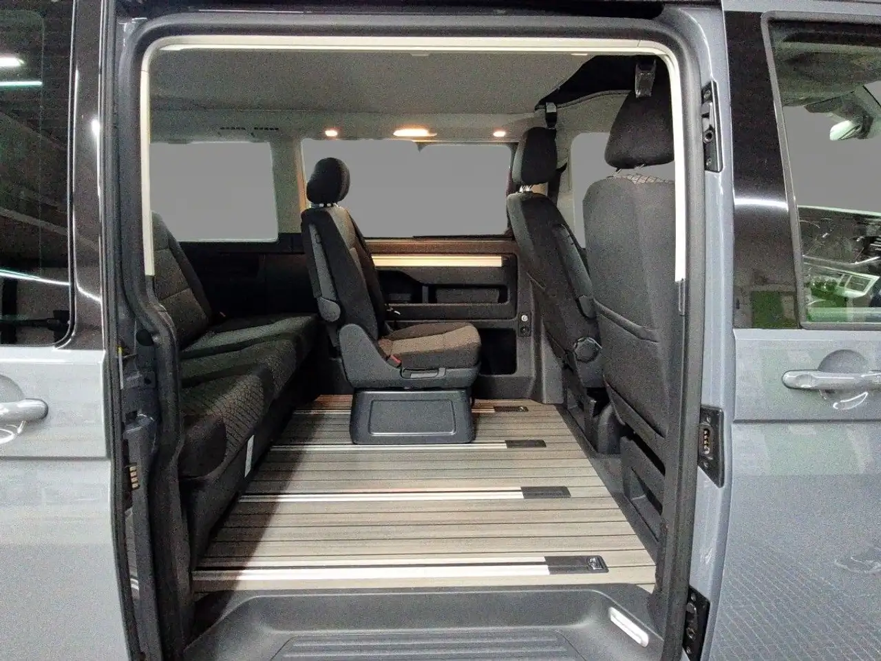 Volkswagen T6.1 California Beach Tour Edition AHK STANDHZG 10