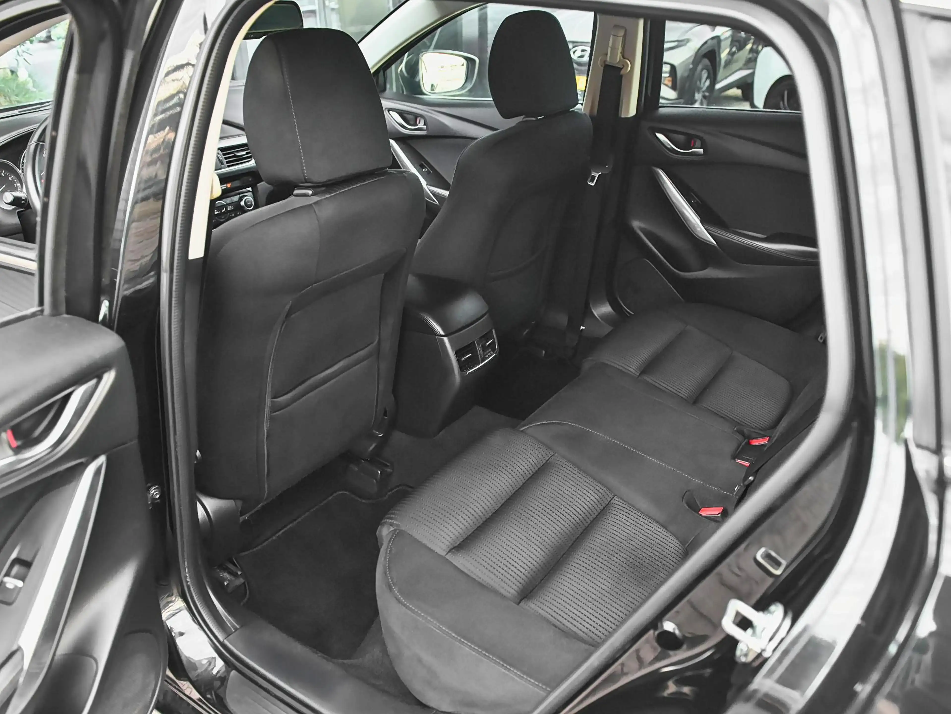 Mazda 6 Sportbreak 2.0 SkyActiv-G 165 Skylease+ Trekhaak N — photo 15