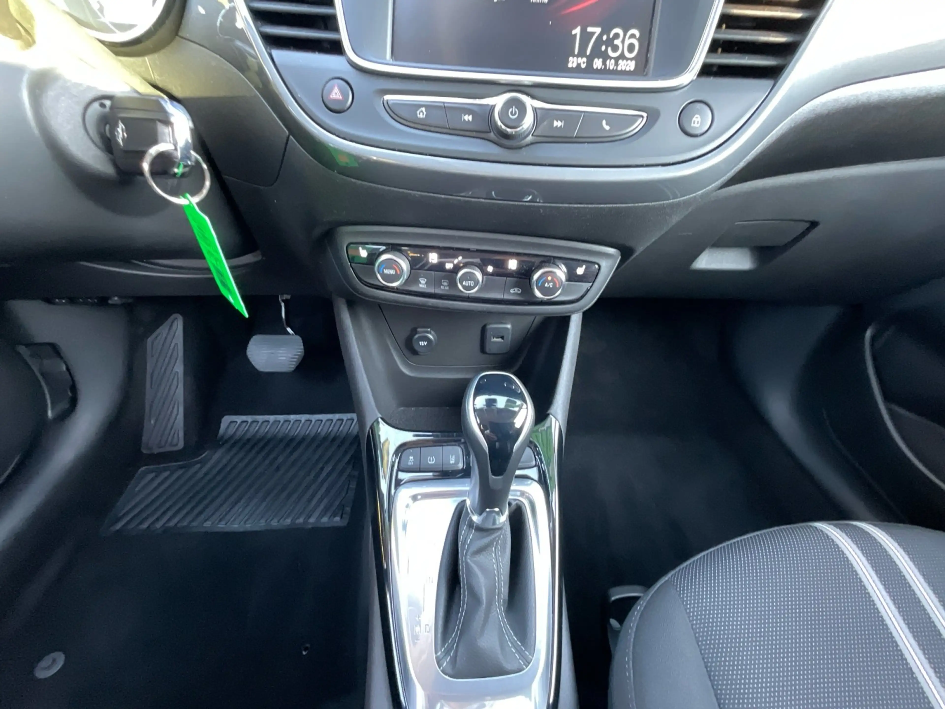 Opel Crossland 1.2 Turbo Elegance AUTOMATIK — photo 15
