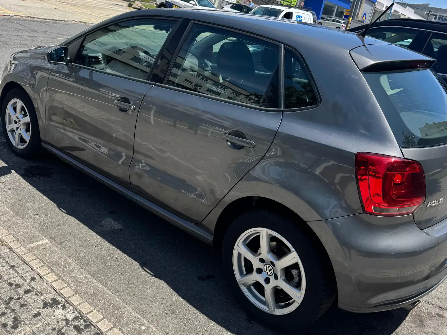 Volkswagen Polo Polo 1.6TDI Advance 90 Advance Gris - 1
