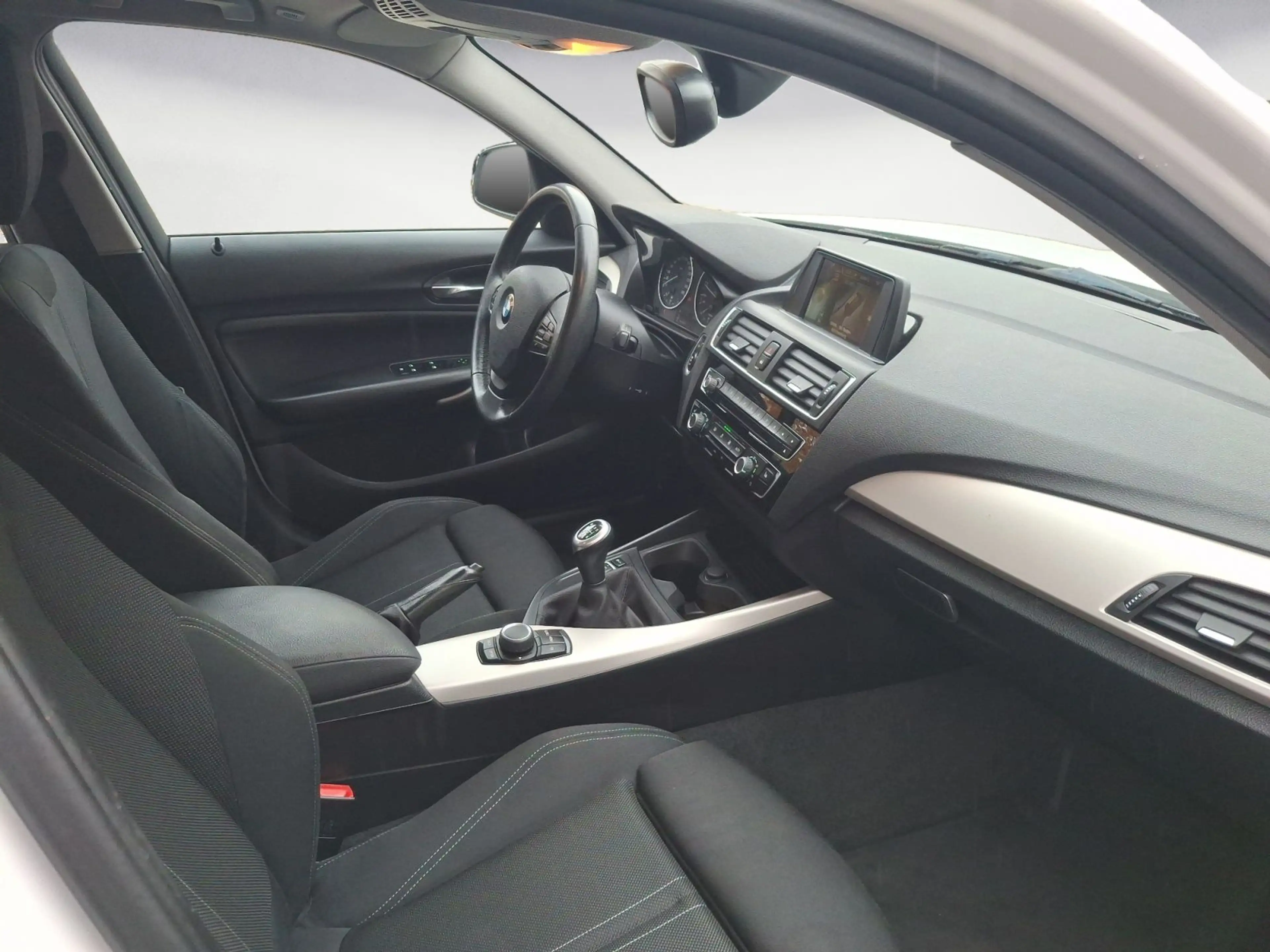 BMW 118 i Advantage Sportsitze LM PDC Sitzhzg. Vorn — photo 15