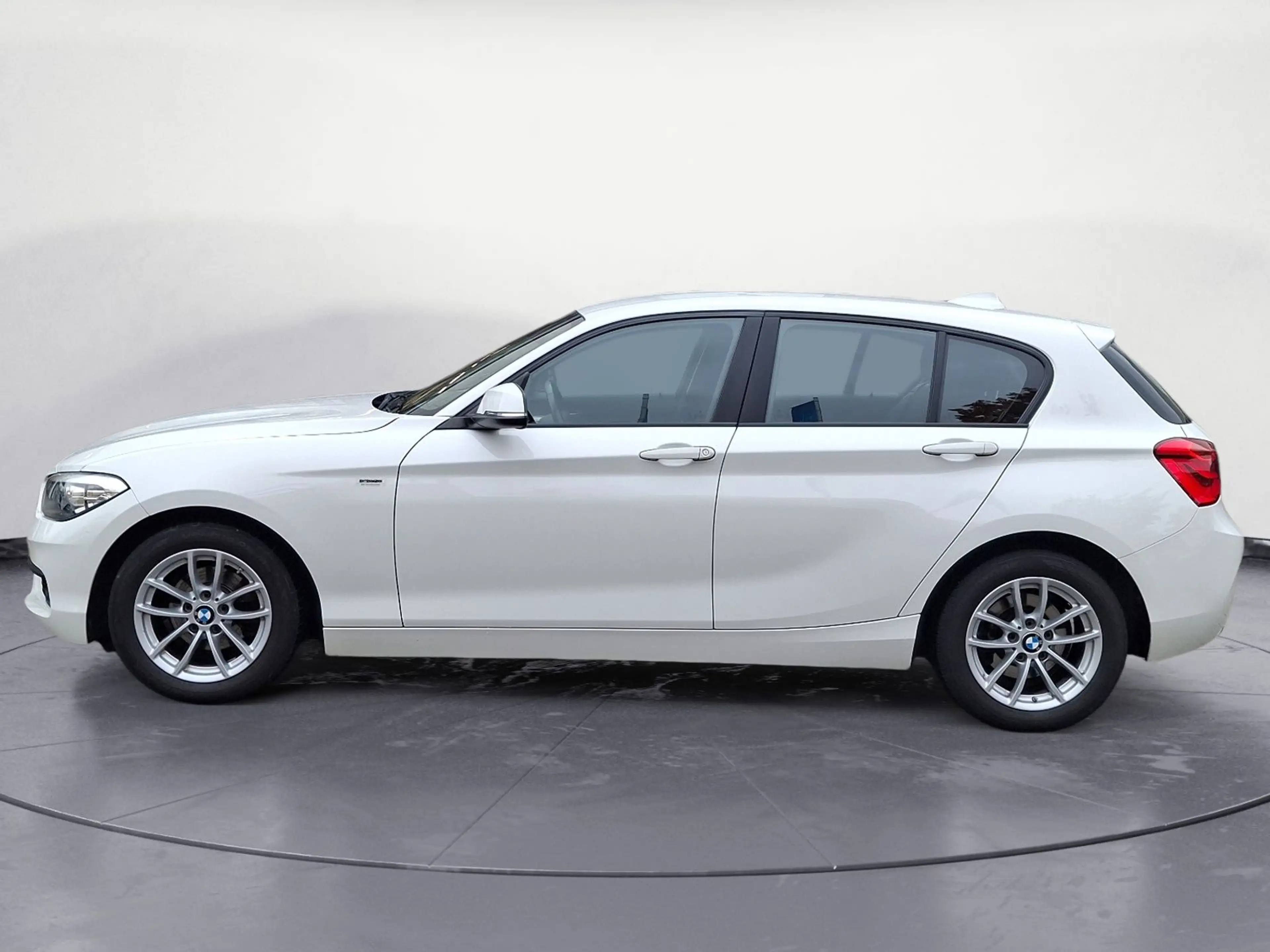 BMW 118 i Advantage Sportsitze LM PDC Sitzhzg. Vorn — photo 4