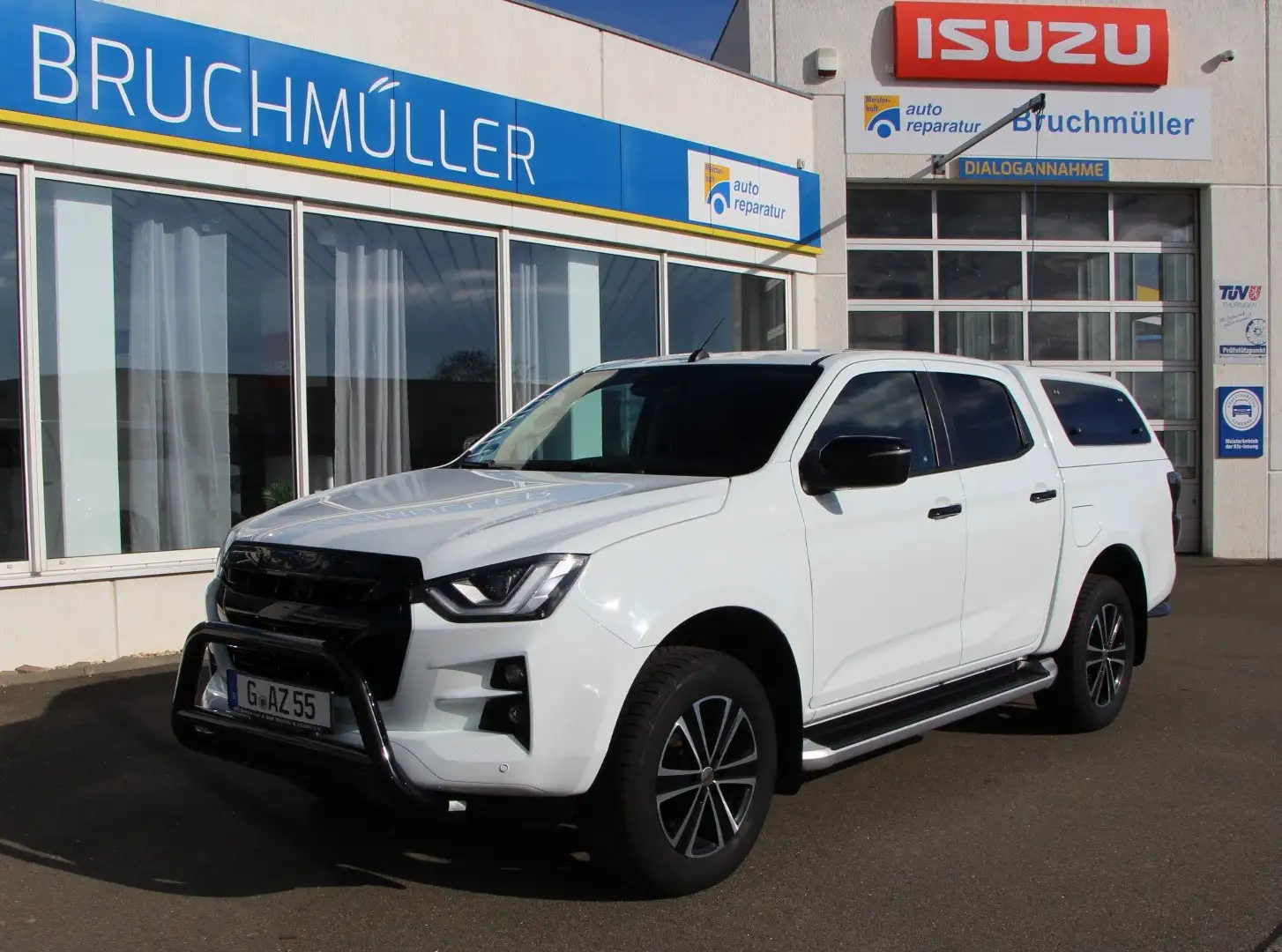 Isuzu D-Max 4x4 Double Cab LSE AT AHK Standheiz Hardtop All in Blanc - 1