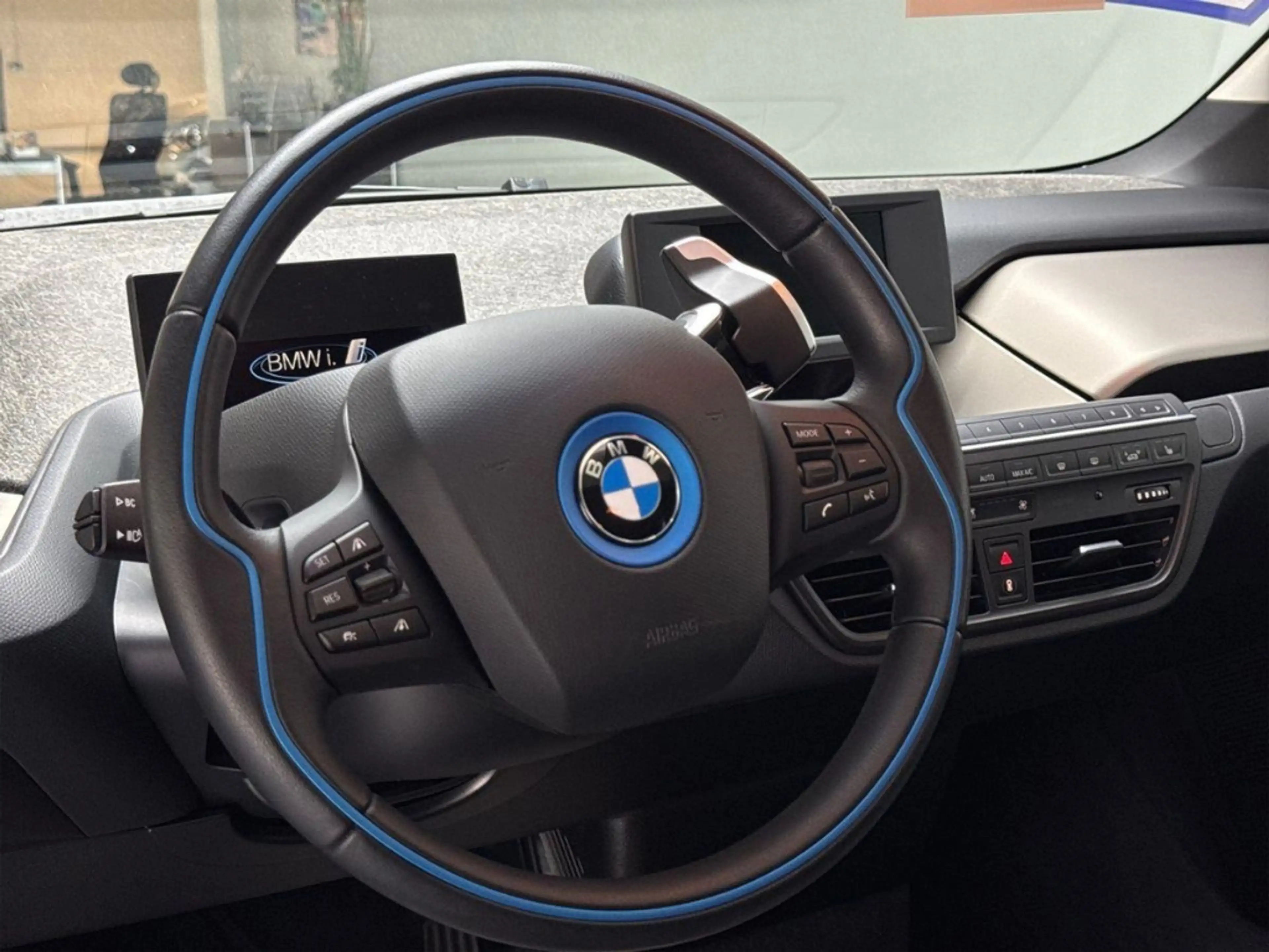 BMW i3 120AH Pano LED ACC Kamera Sheft Park-Assistent — photo 8