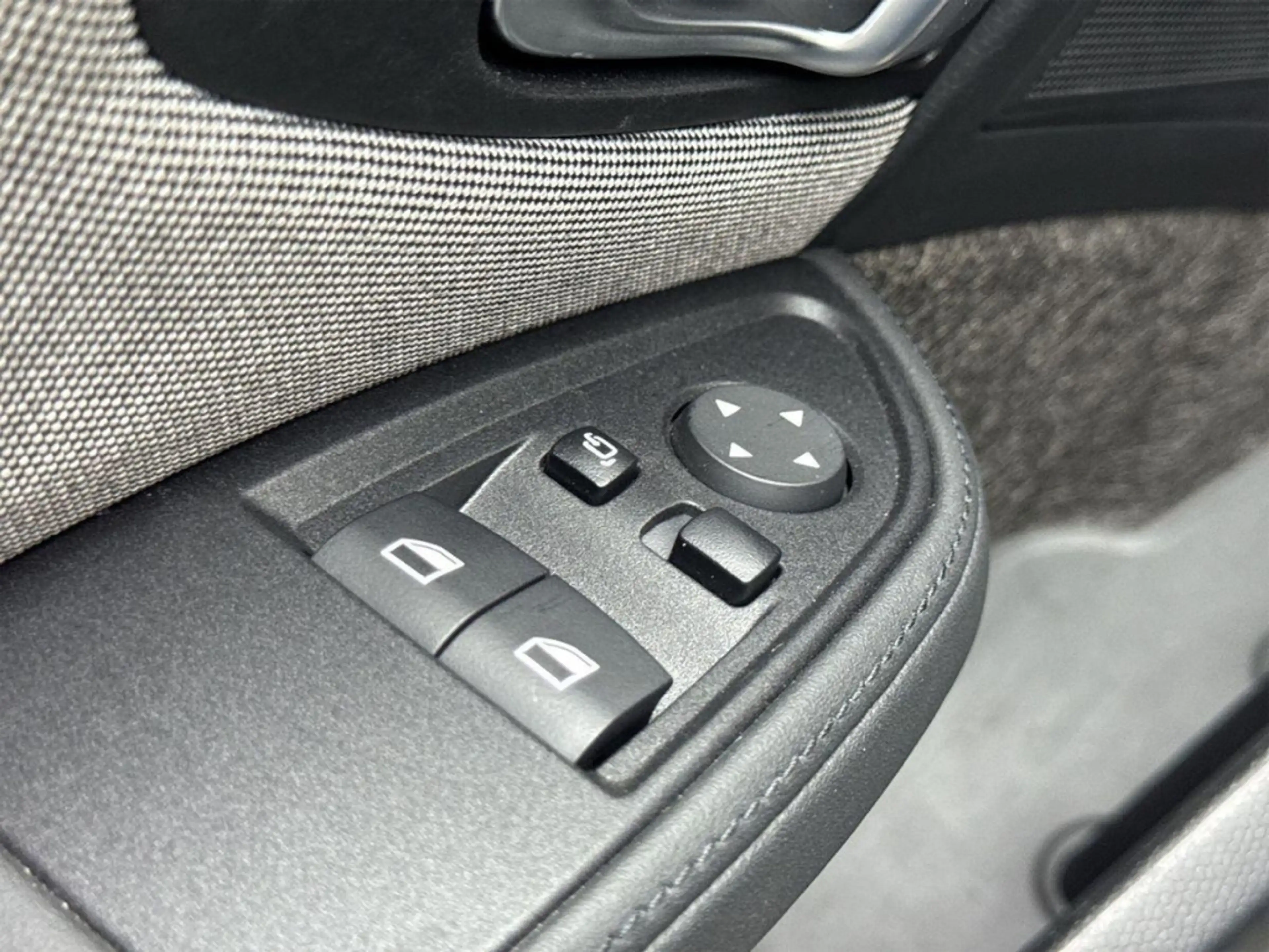 BMW i3 120AH Pano LED ACC Kamera Sheft Park-Assistent — photo 13