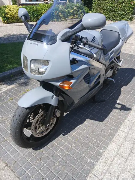 Honda VFR 750 - foto 4