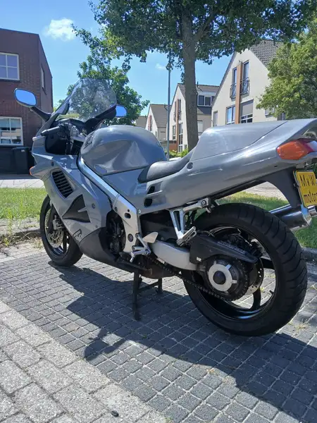 Honda VFR 750 - foto 3