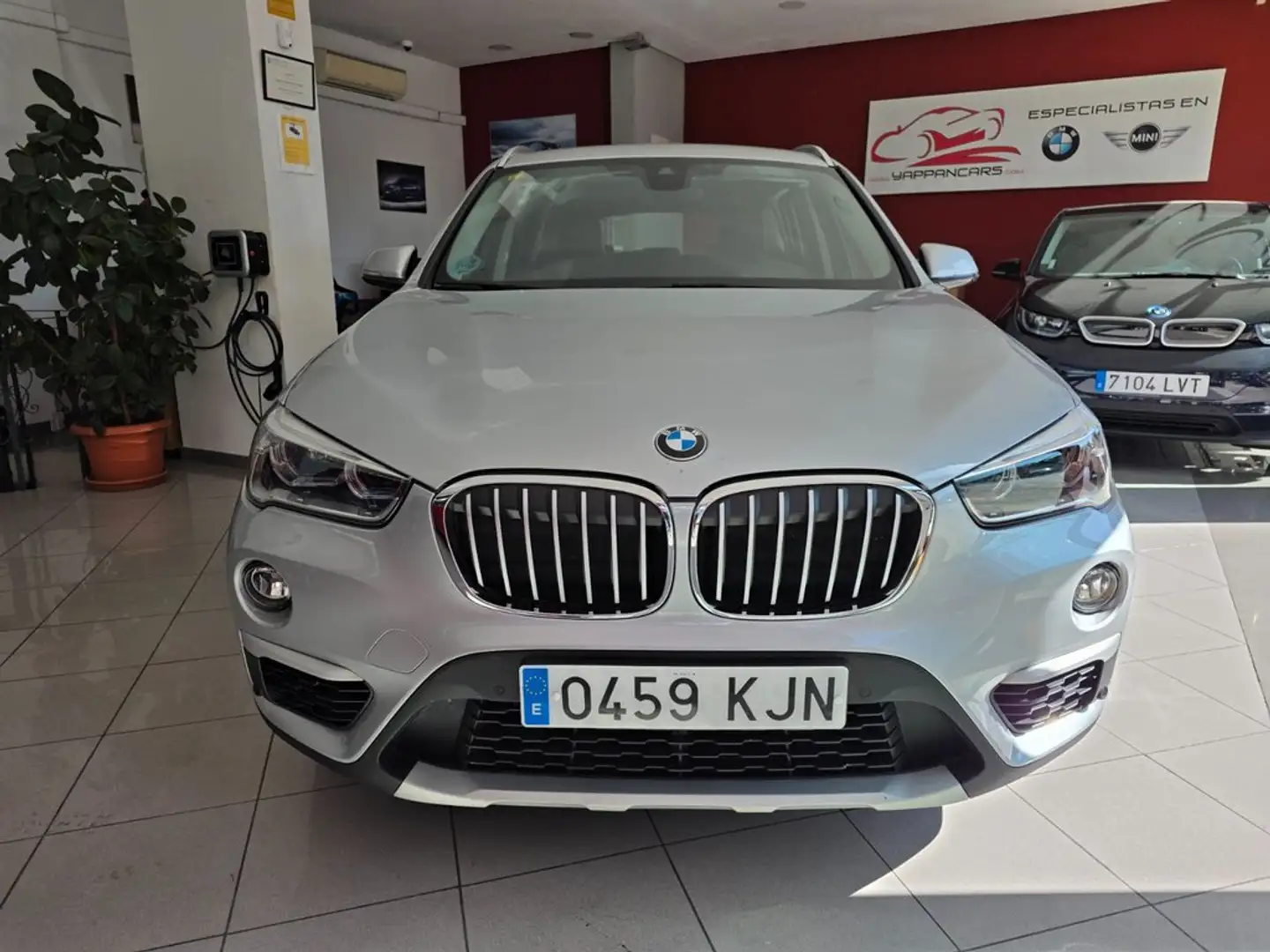 BMW X1 sDrive18i Gris - 2