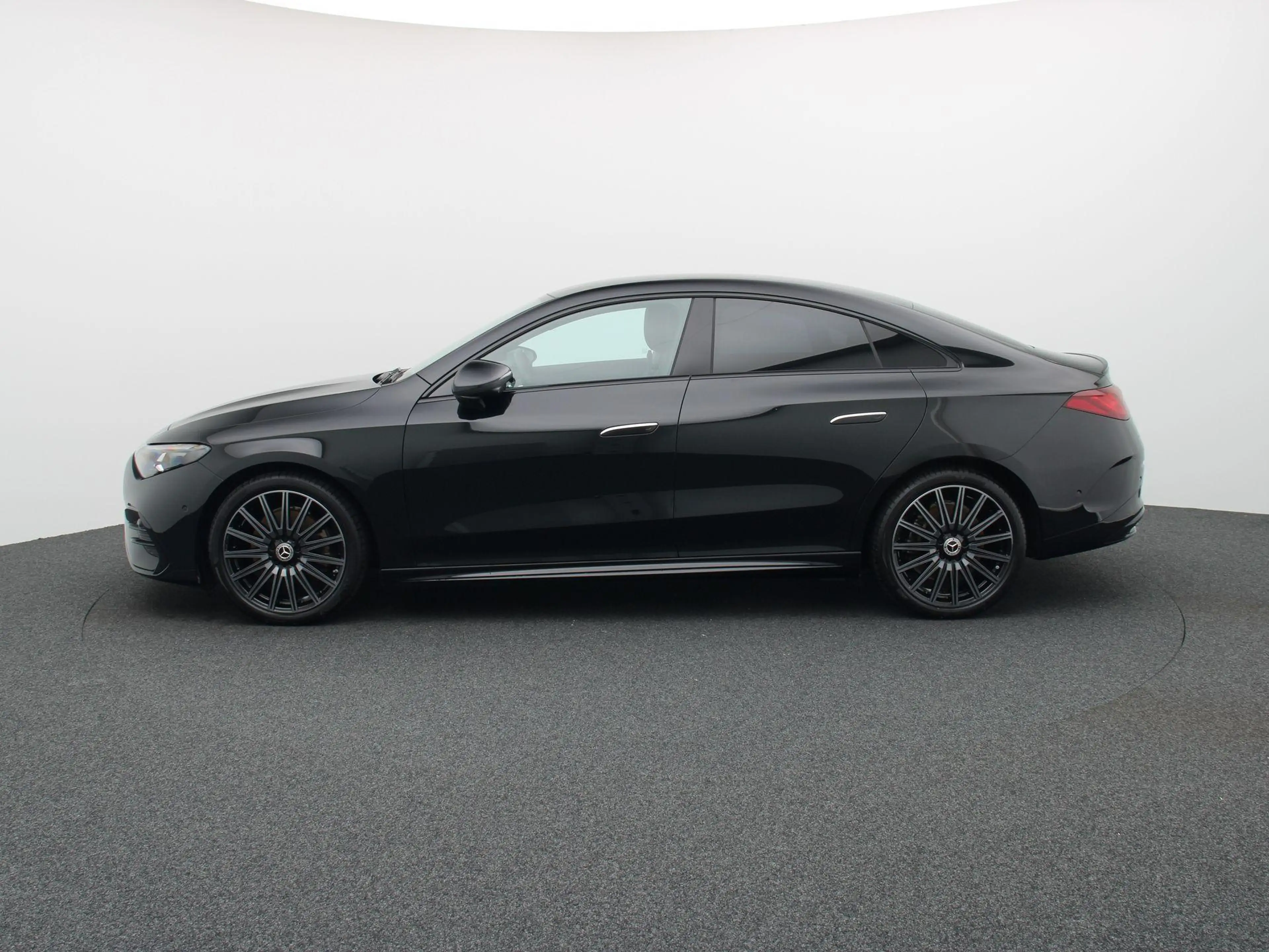 Mercedes-Benz CLA 250 250+ AMG Line — photo 4