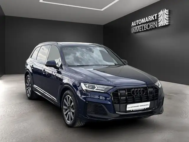 Audi Q7 view 2