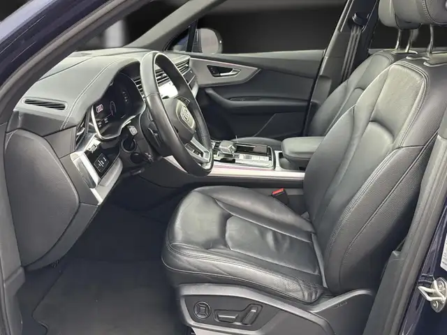Audi Q7 view 15