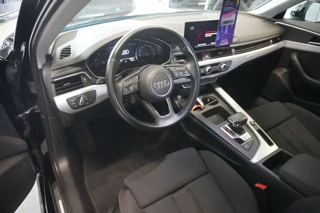 Audi A4 Avant view 7