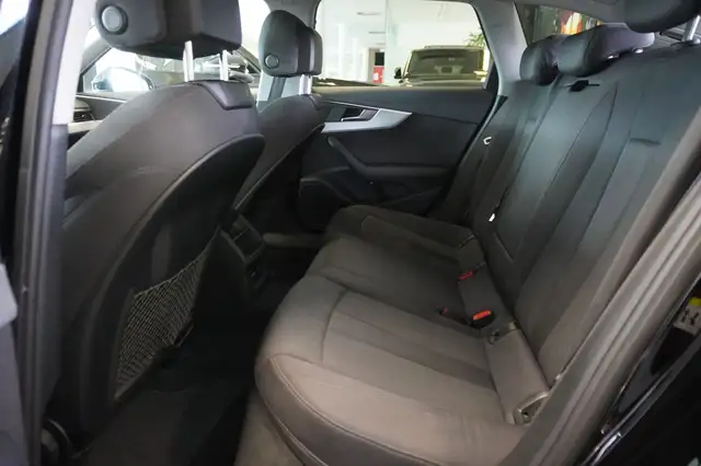 Audi A4 Avant view 9