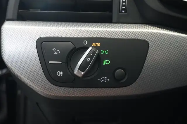 Audi A4 Avant view 14